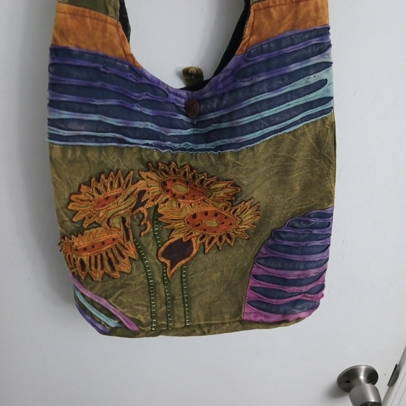 Olive Green Embroidered Crossbody Bag with Floral Appliqué - Picture 4 of 10